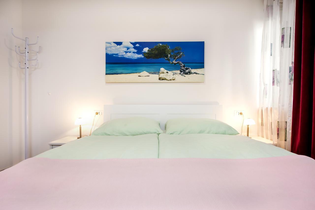La Svalba Rooms & Studios 罗维尼 外观 照片