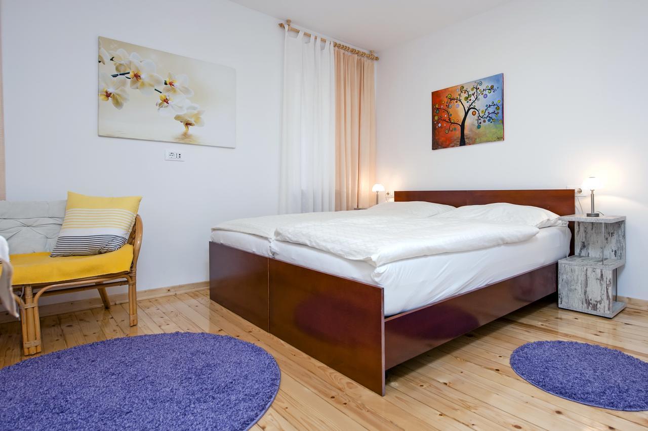 La Svalba Rooms & Studios 罗维尼 外观 照片